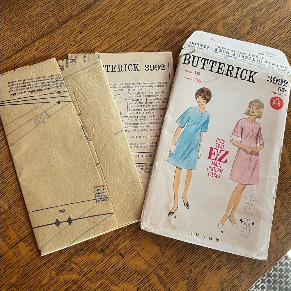 Vintage Butterick 3992 Women's Dress Sewing Pattern - Sz 16 UNCUT